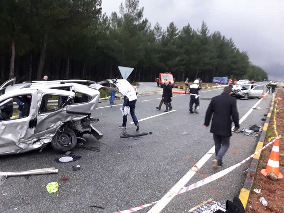 Muğla\'da Trafik Kazası: 3 Ölü, 6 Yaralı