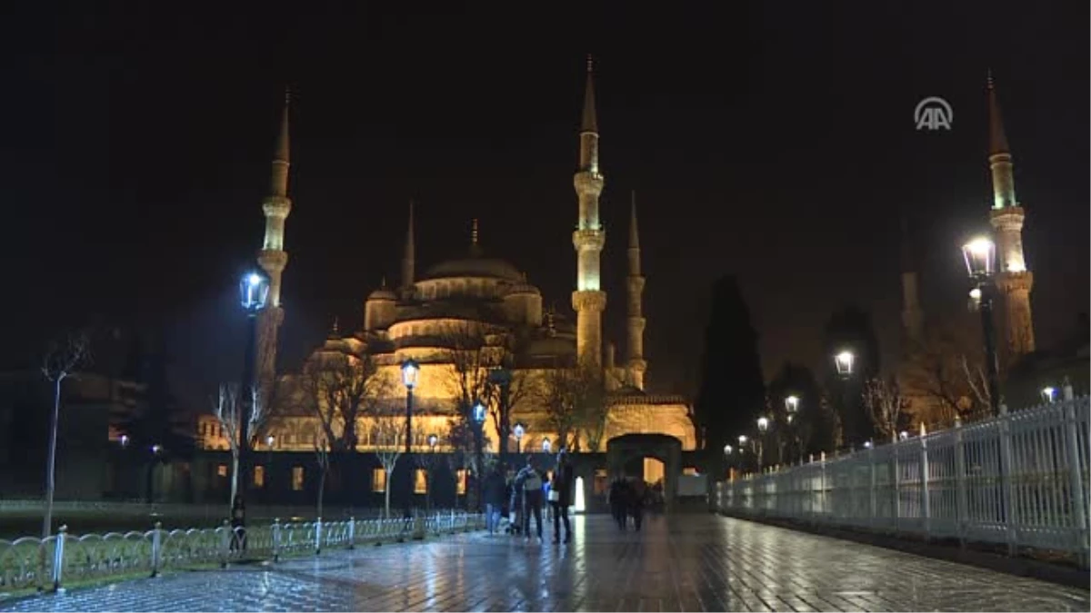 Sultanahmet Camisinde Mehmetçik\'in Zaferi İçin Dua