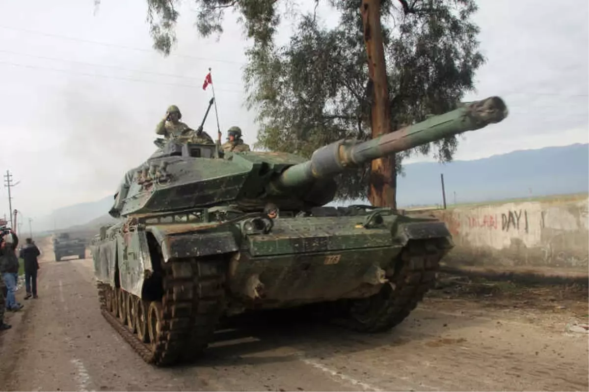 Tanklar Afrin\'e İlerliyor