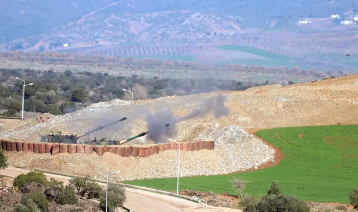 Tsk, Afrin\'i Obüslerle Bombardımana Tutuyor