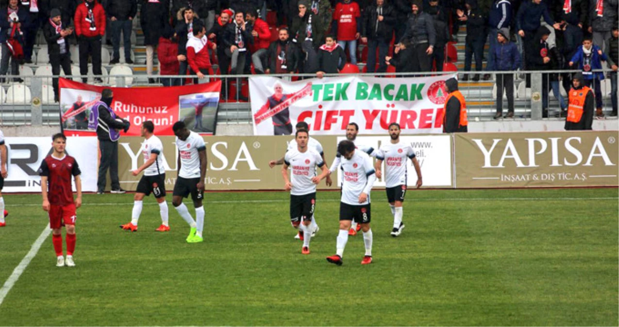 Ümraniyespor, Zor Günler Geçiren Gaziantepspor\'u 7-0 Mağlup Etti