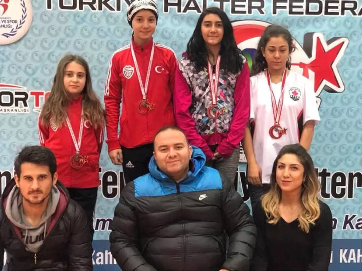 1308 Osmaneli Belediyespor Halter Takımı Sporcularından Büyük Başarı