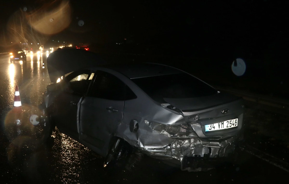 Anadolu Otoyolu\'nda Trafik Kazası: 6 Yaralı