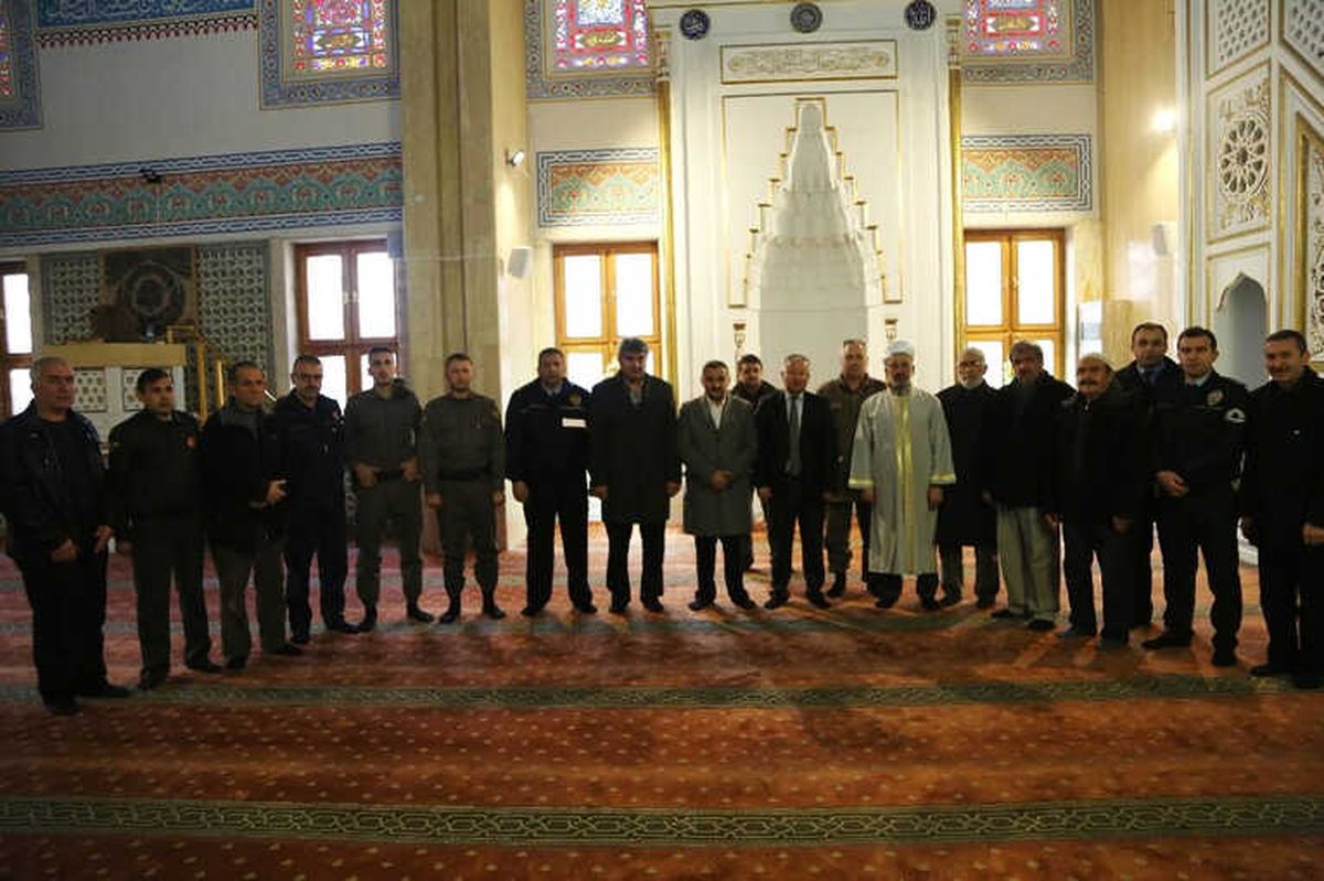 Develi\'de Sabah Namazında Mehmetçik\'e Zafer Duası