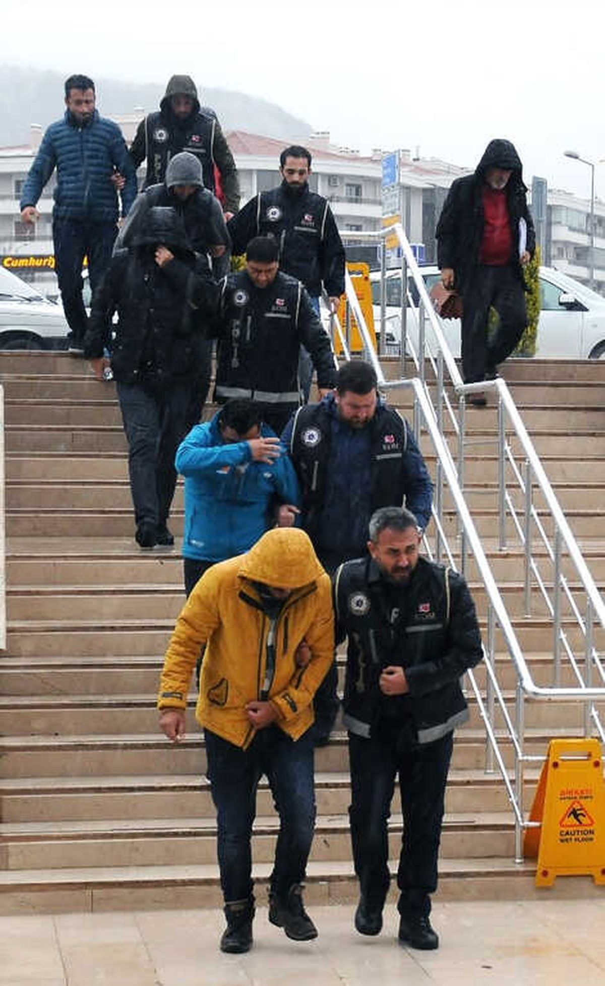 Fetö\'cüleri Tekneyle Kaçıran Şebeke Çökertildi