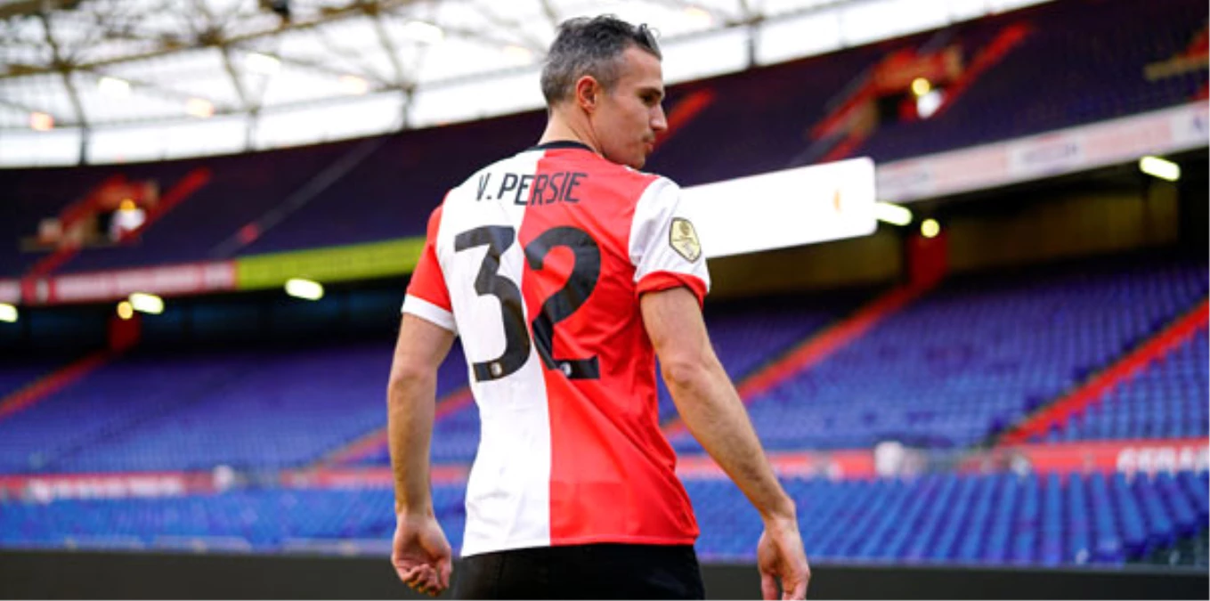 Feyenoord, Robin Van Persie\'yi Basına Tanıttı!