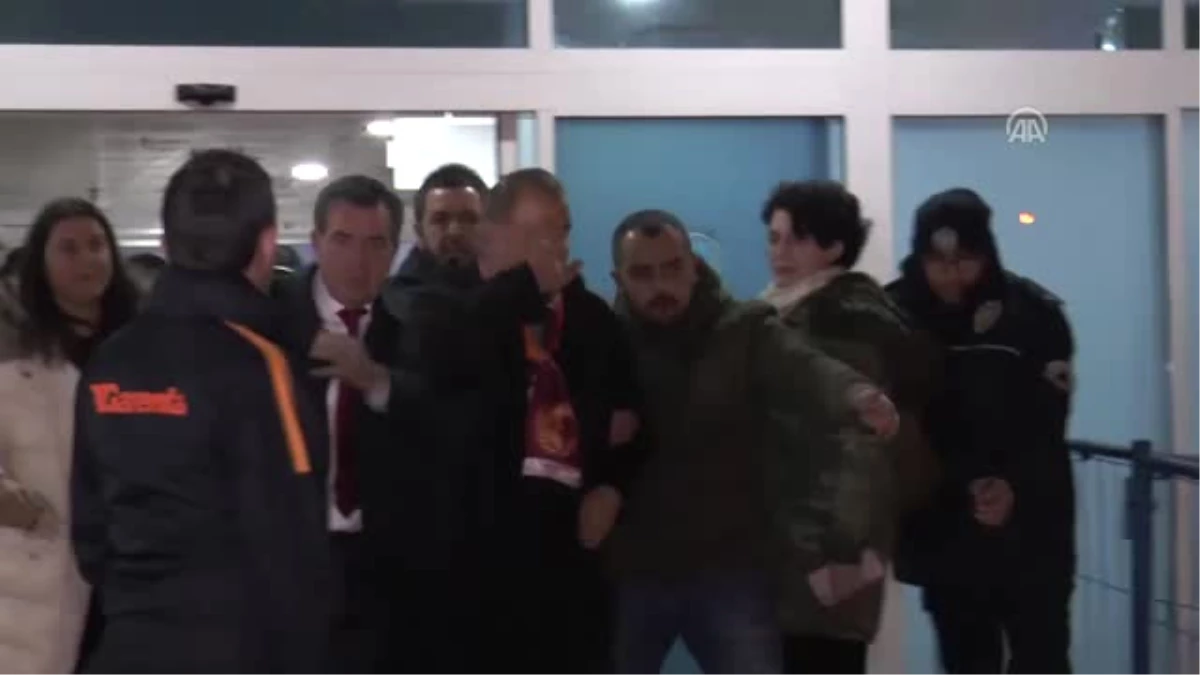 Galatasaray Kafilesi Kayseri\'ye Geldi