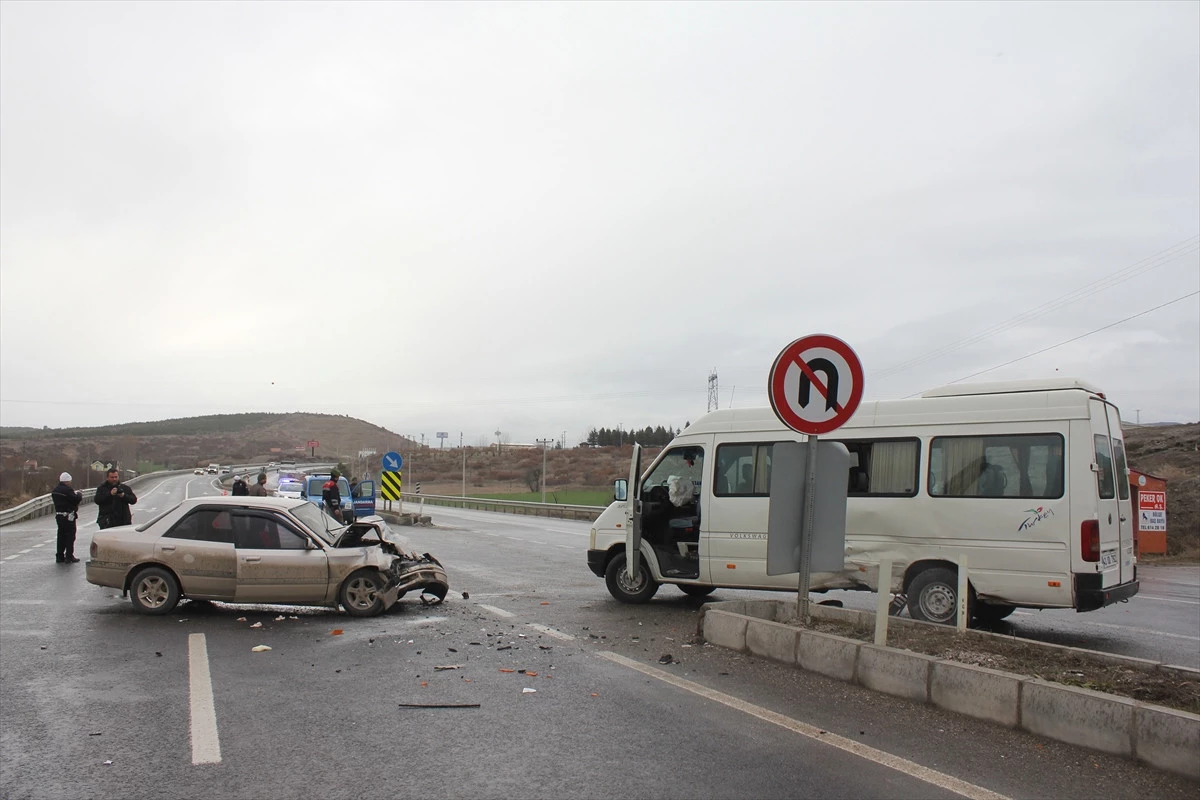 Güncelleme - Kütahya\'da Trafik Kazası: 1 Ölü, 3 Yaralı