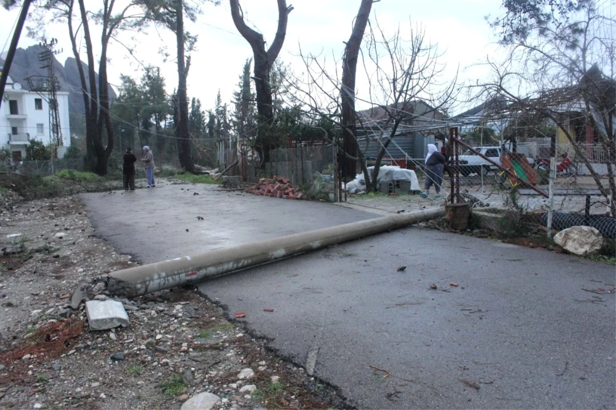 Hortumun Vurduğu Kemer Toparlanmaya Çalışıyor