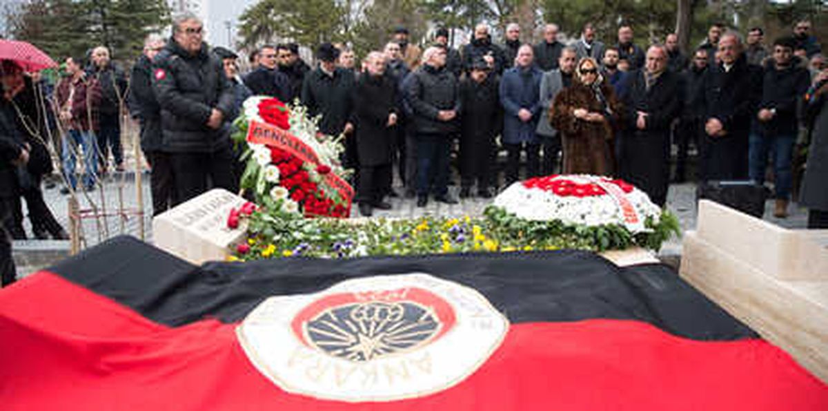 İlhan Cavcav Kabri Başında Anıldı