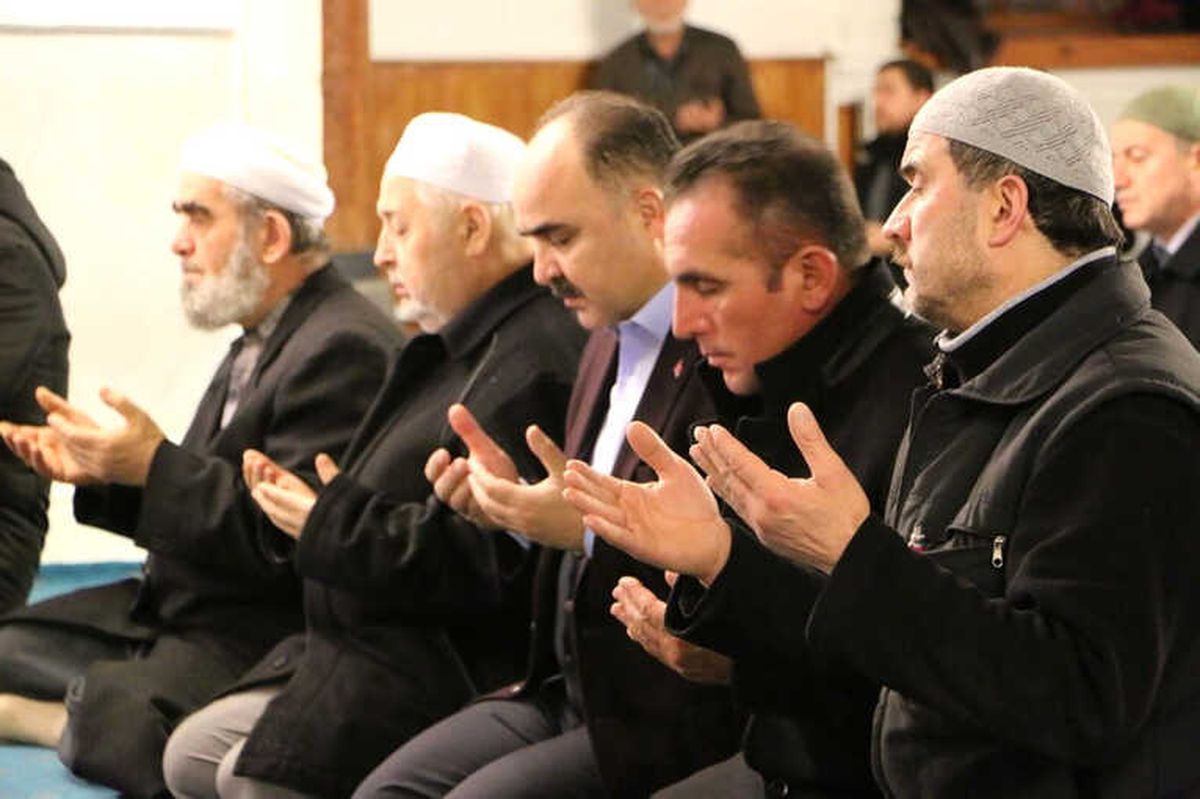 Isparta\'da Mehmetçik İçin Camilerde Fetih Suresi Okundu