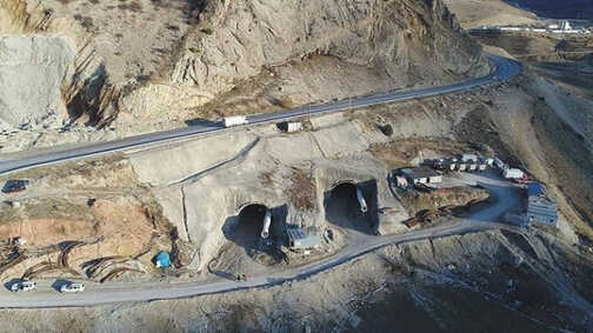 Kop Dağı Tüneli İnşaatında Yüzde 50\'ye Ulaşıldı