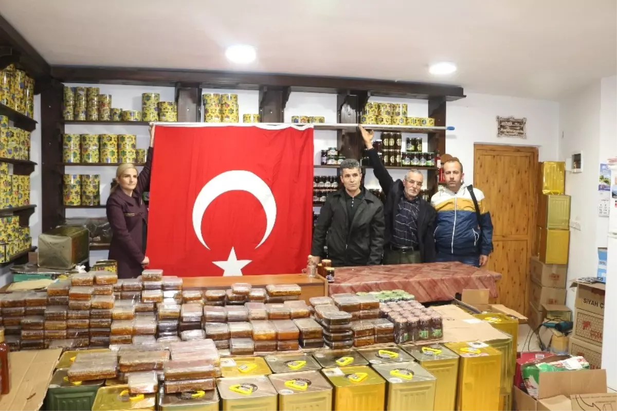 Marmaris\'ten Zeytin Dalı Harekatına Katılan Mehmetçiğe Bal Gönderildir