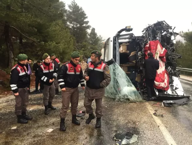 Muğla'da Otobüs Kazası: 17 Yaralı - Son Dakika