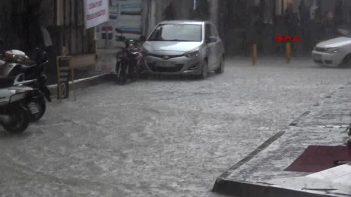 Muğla Sağanak Yağmur, Marmaris\'i Olumsuz Etkiledi