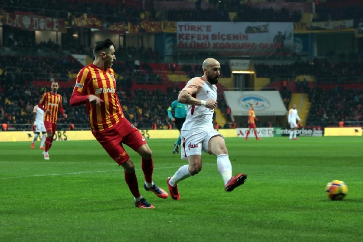 Süper Lig: Kayserispor: 0 - Galatasaray: 2 (İlk Yarı)
