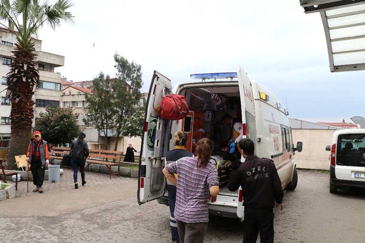 Tüfeğin Üzerine Düşen Genç Yaralandı