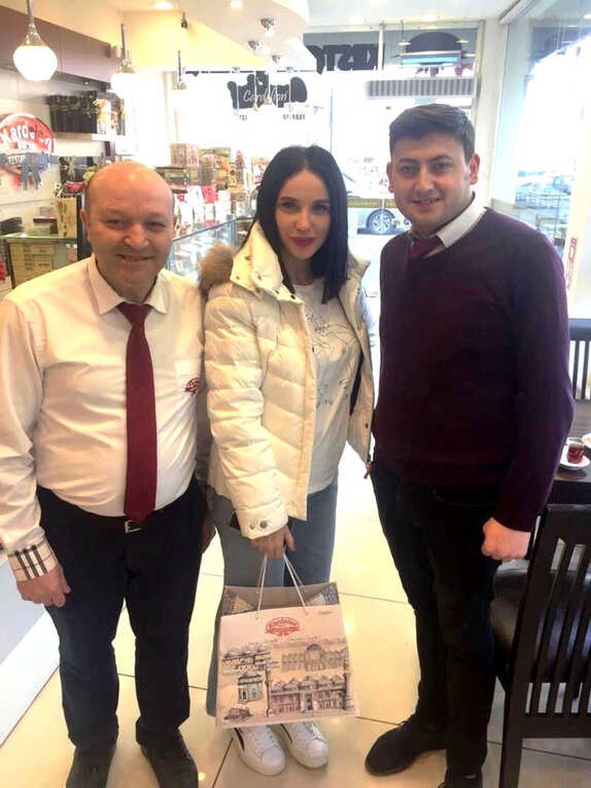 Ünlü Popçu Gülşen Enerjisini Kestane Şekerinden Alıyor