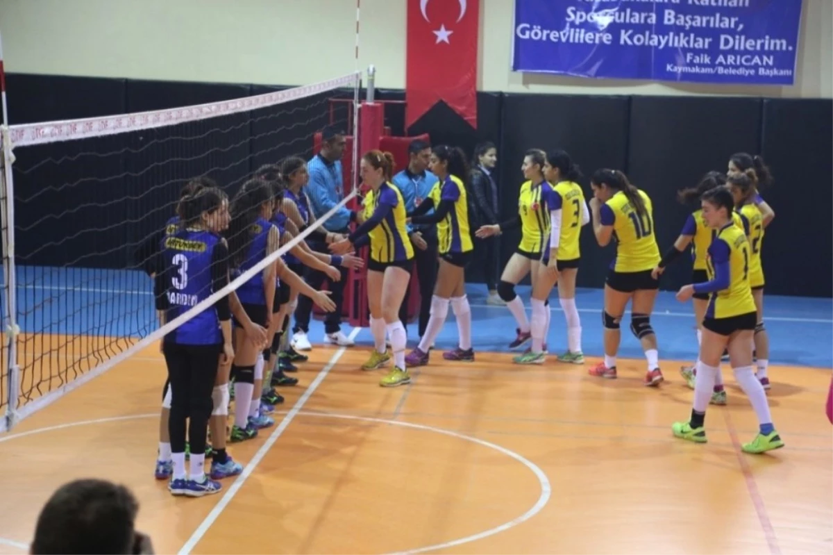 Cizre Belediyesi Bayan Voleybol Takımı Başarıdan Başarıya Koşuyor