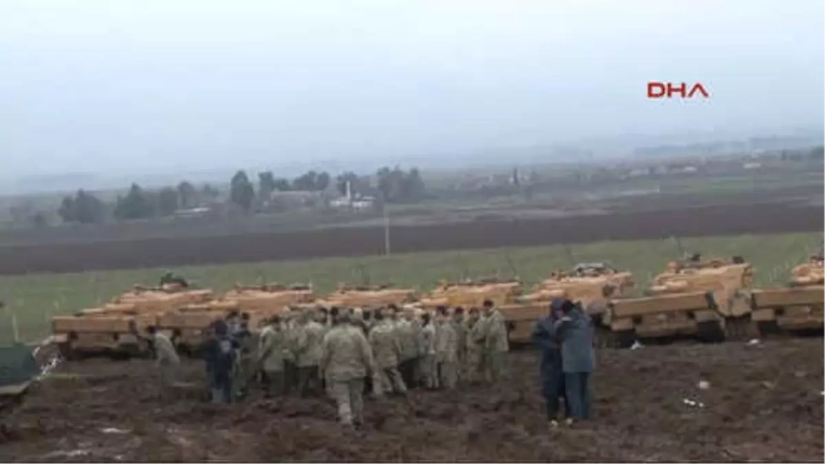 Hatay Helallik Alan Askerler Komutanları ve Arkadaşlarıyla Sarıldı