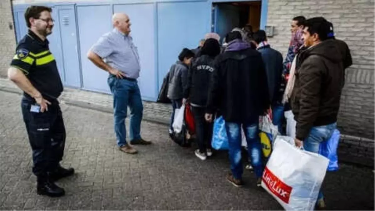 Hollanda\'dan Ülkelerine Dönmek İsteyen Suriyelilerin Sayısı Artıyor