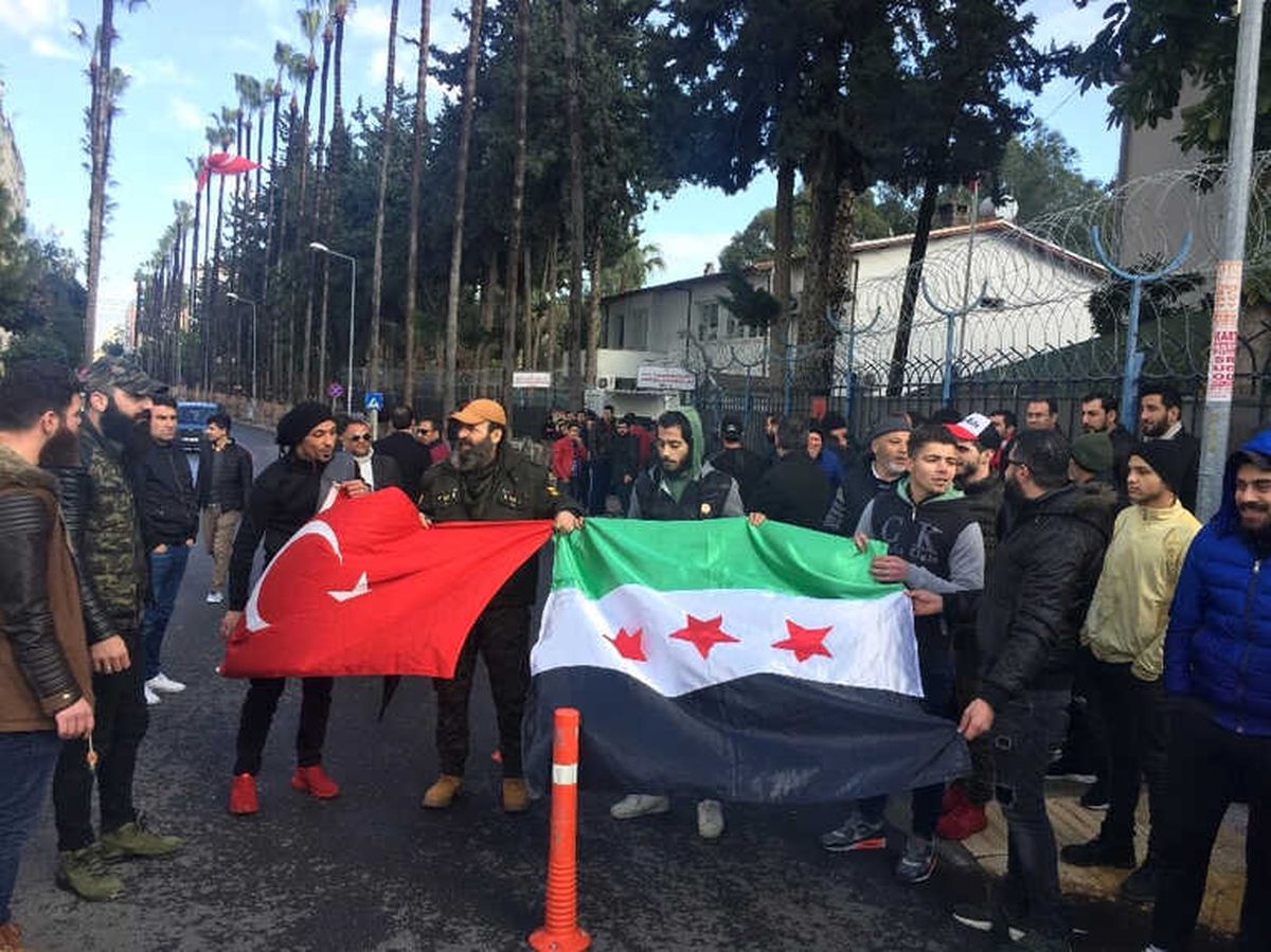 Mersin\'deki Suriyeliler Afrin\'de Savaşmak İçin Gönüllü Oldular
