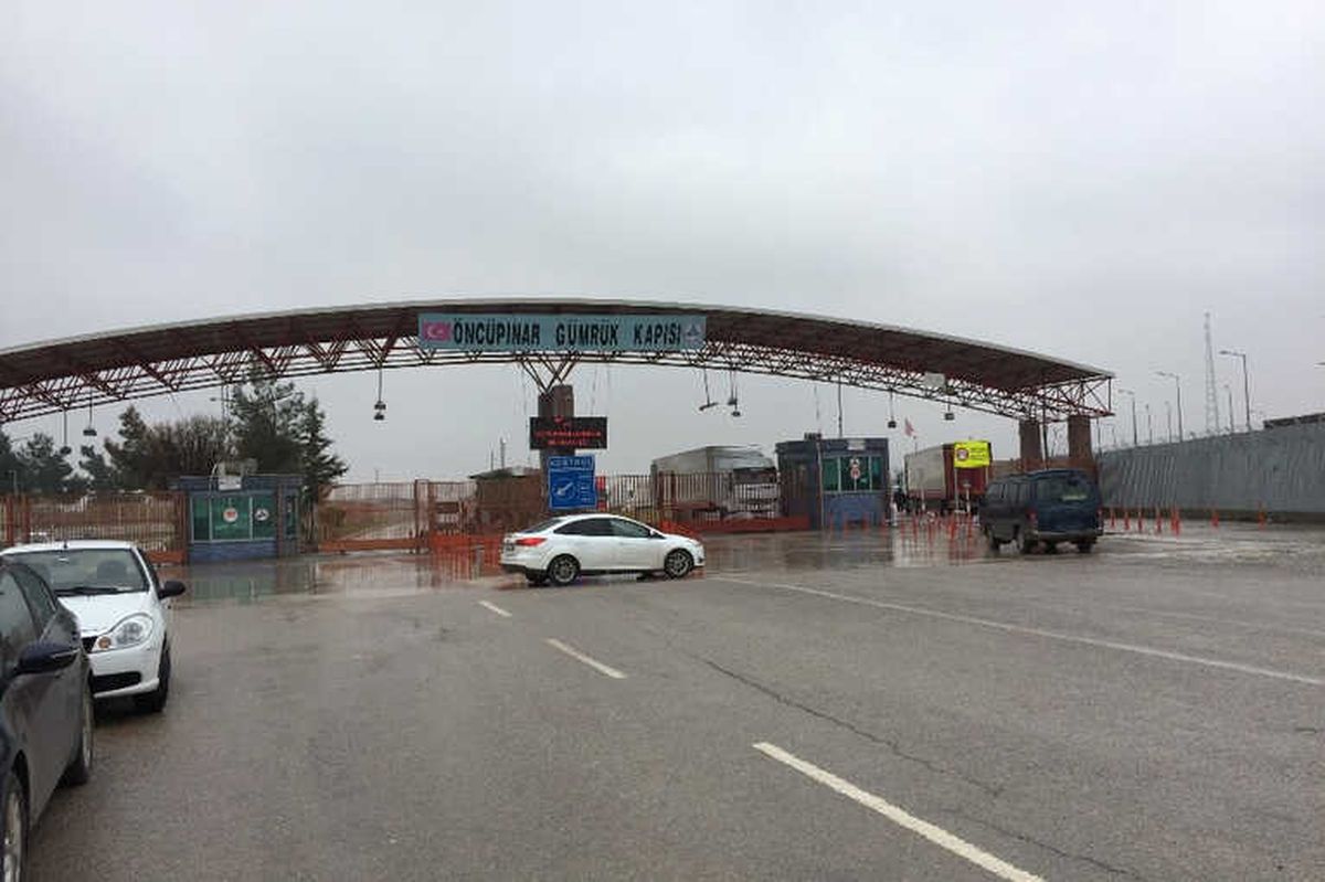 Öncüpınar Sınır Kapısı Çevresinde Top Atışları Sürüyor