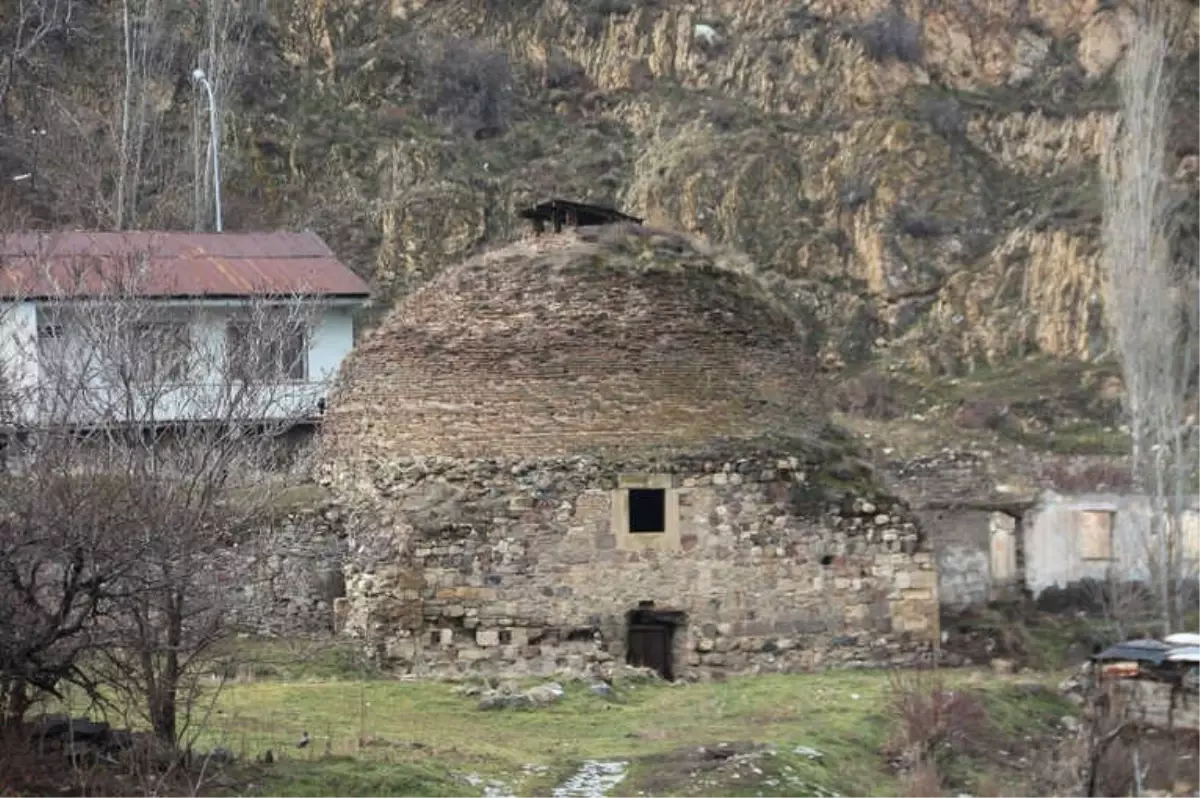 Selçuklular Döneminden Kalma Hamam Çürümeye Terk Edildi