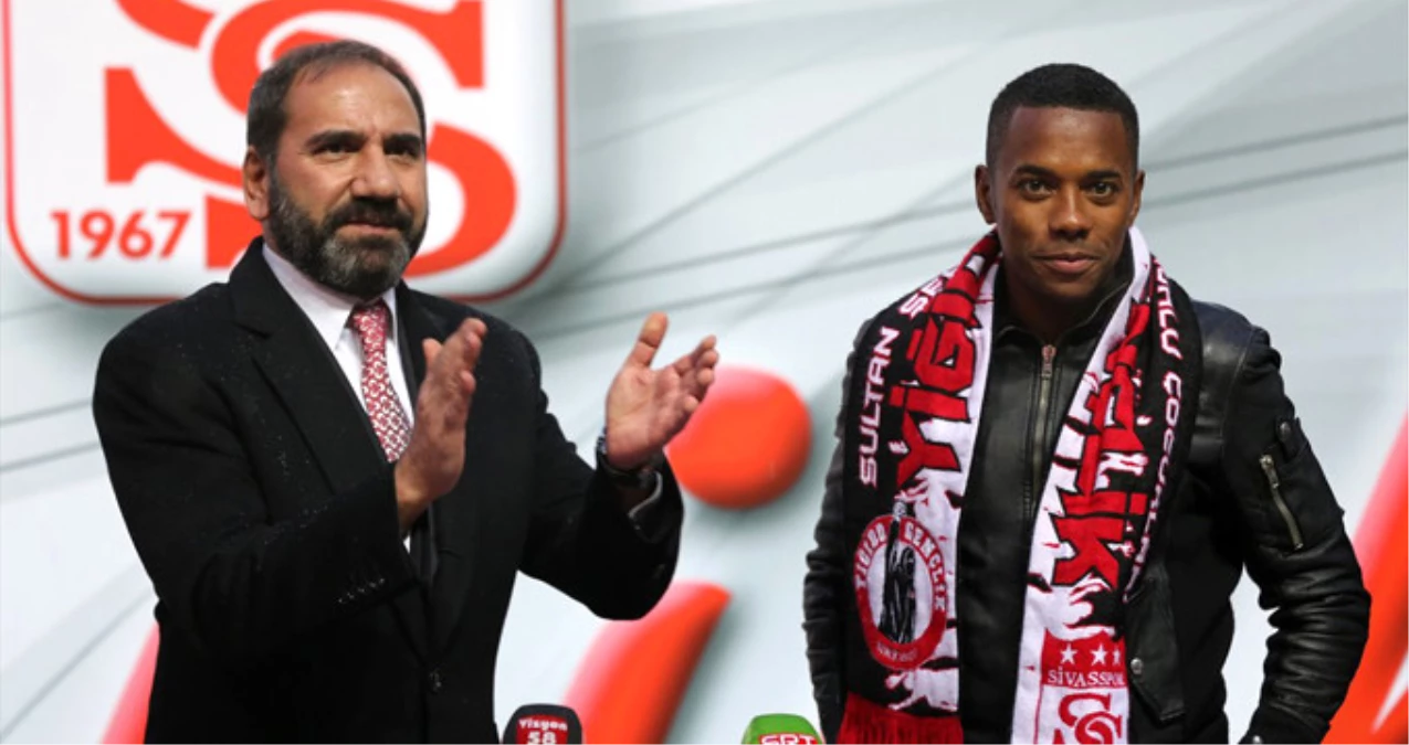 Sivasspor Brezilyalı Futbolcu Robinho ile 1,5 Yıllık Sözleşme İmzaladı