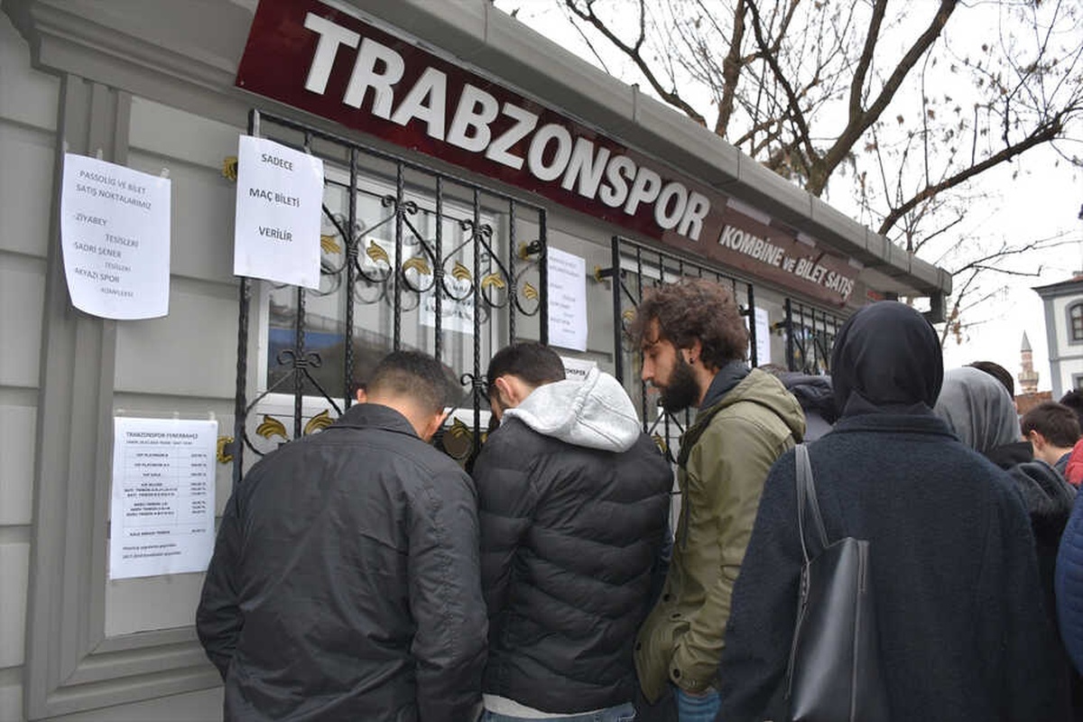 Trabzonspor-Fenerbahçe Maçı Biletleri Satışa Çıktı
