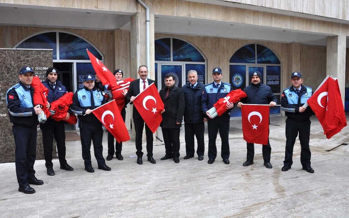 Afrin Operasyonuna Destek İçin 2 Bin Bayrak Dağıtıldı
