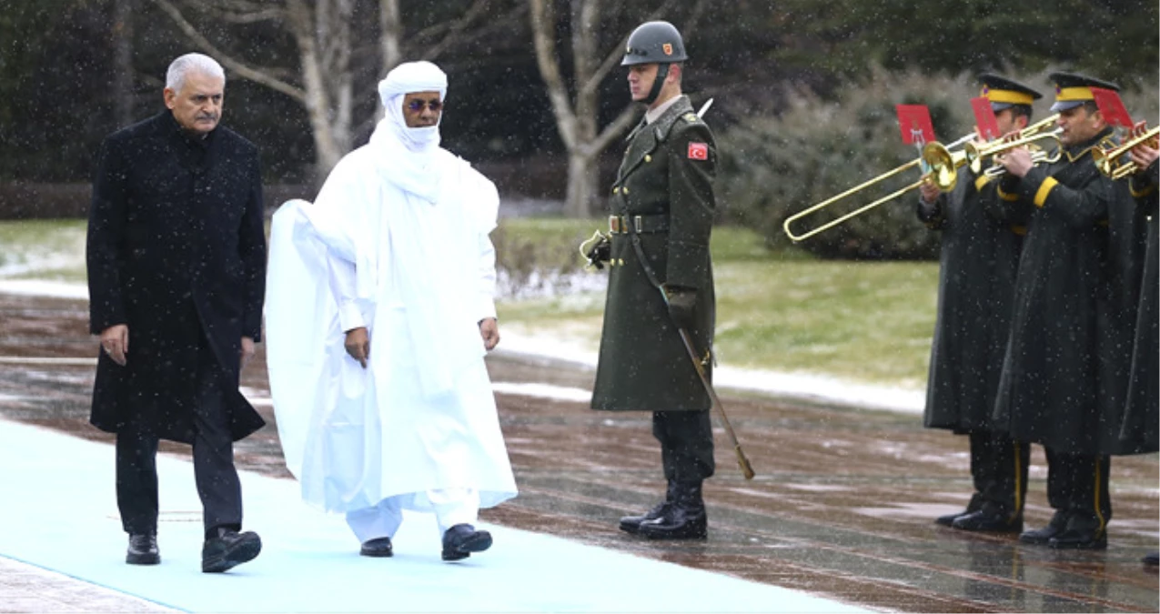 Yıldırım\'ın Karşıladığı Nijer Başbakanı\'nın Kıyafeti Dikkat Çekti
