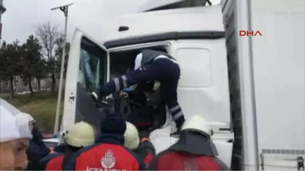 Hadımköy Gişelerde Kaza Tem Otoyolu Edirne İstikameti Trafiğe Kapandı