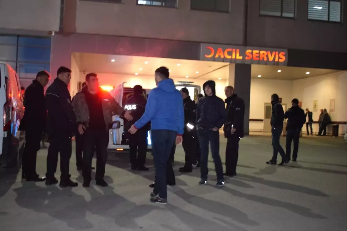 Hastane Acilinde Bıçaklı Kavga: 1 Yaralı, 7 Gözaltı