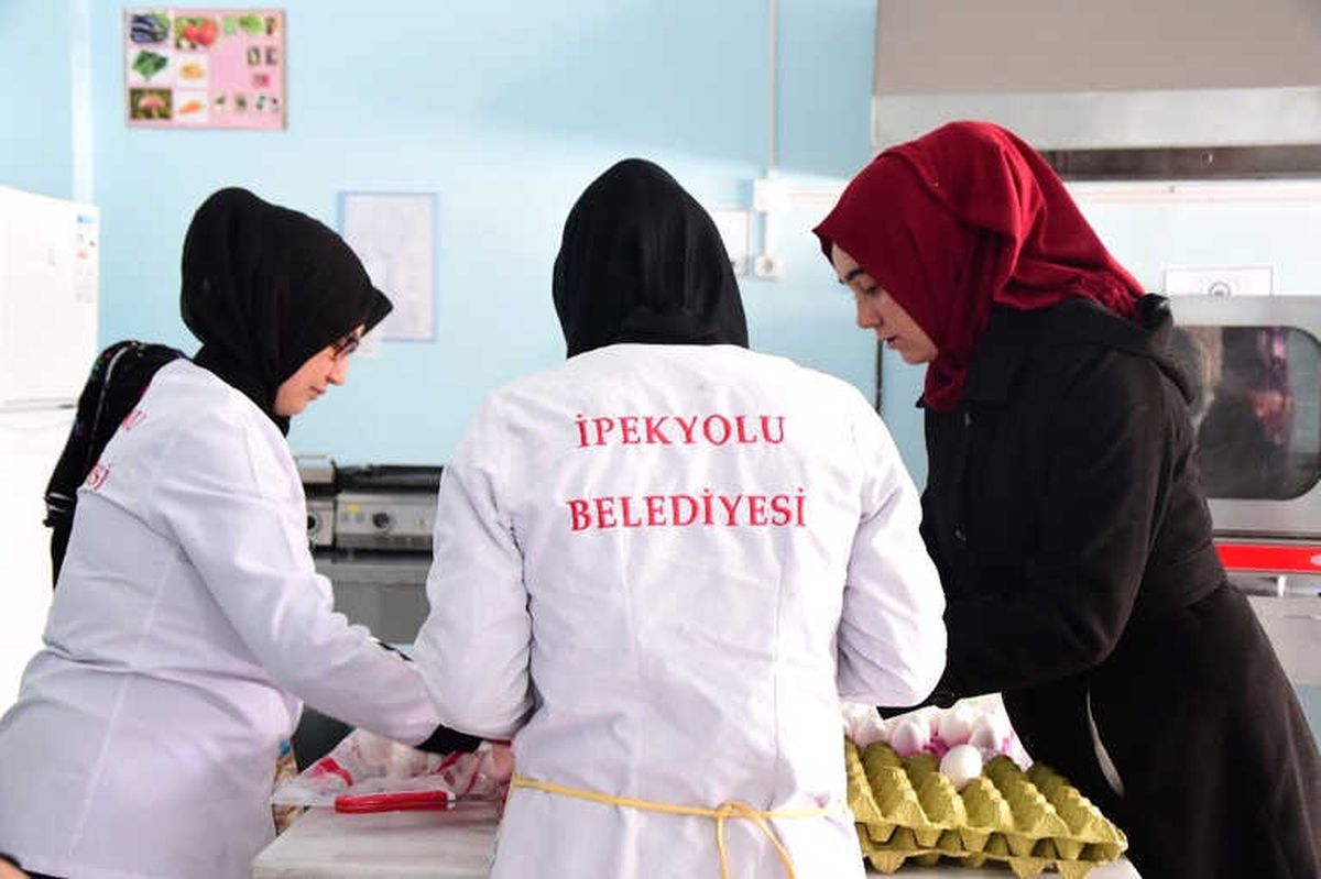İpekyolu Belediyesinden Aşçılık Kursu