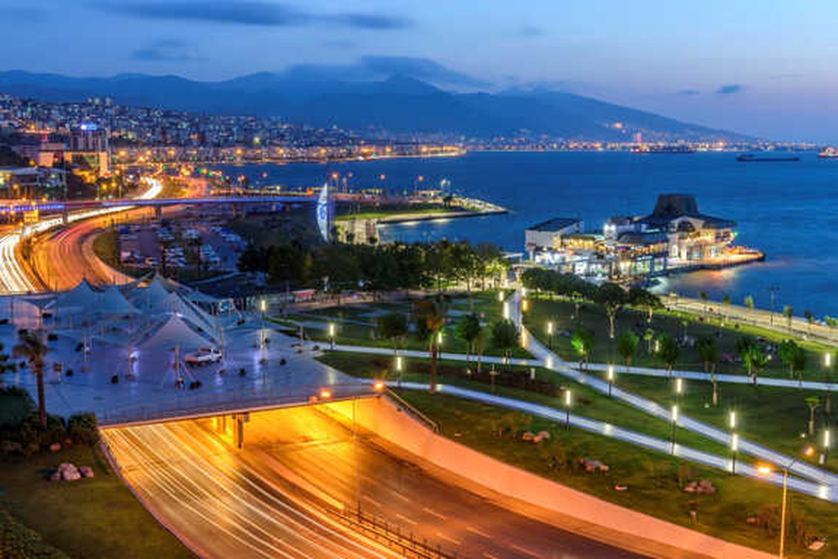 İzmir\'de Sürdürülebilir Büyümenin Fotoğrafı Çekildi