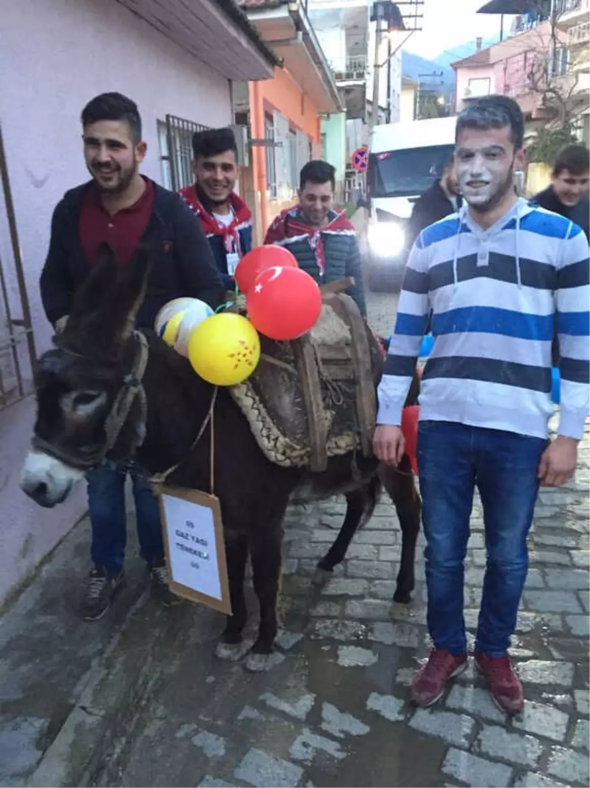 Kınalı Kuzuların Geleneksel Eğlencesi Gülümsetti