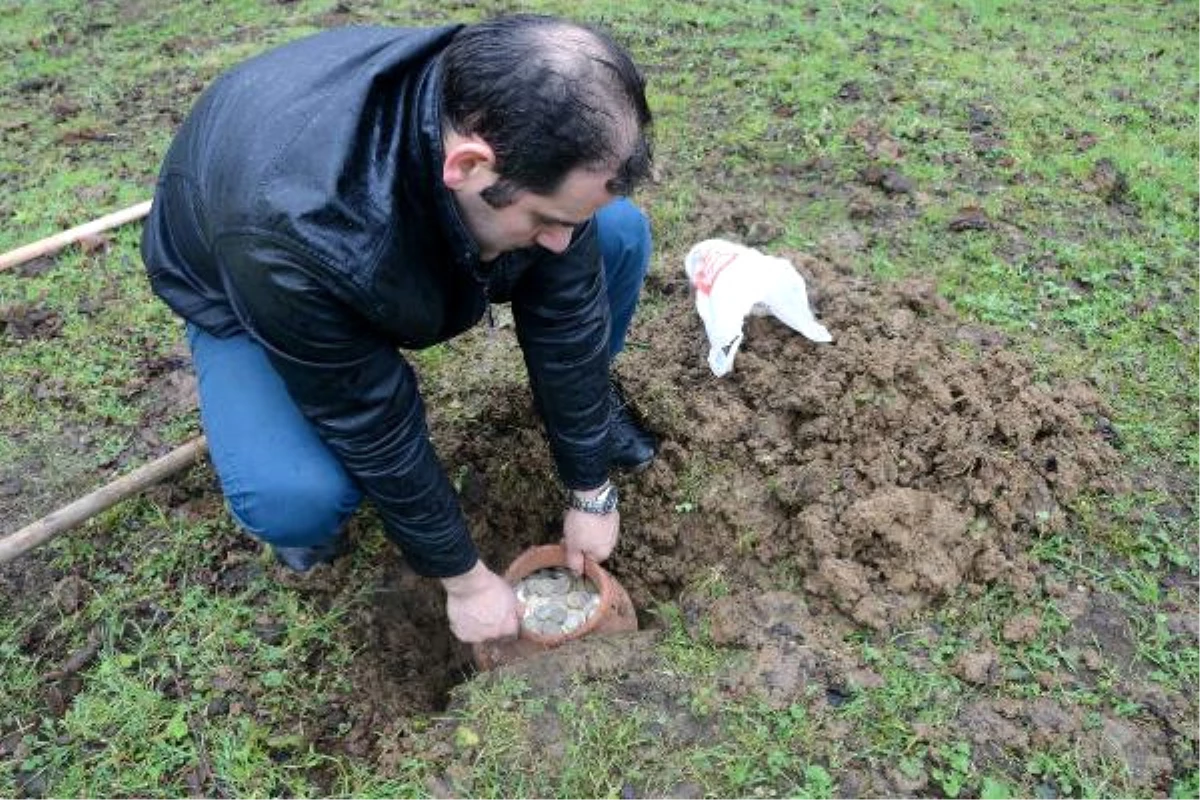 Trabzonlu Esnaf 45 Bin Lirayı Saklayacak Yer Bulamayınca Toprağa Gömdü