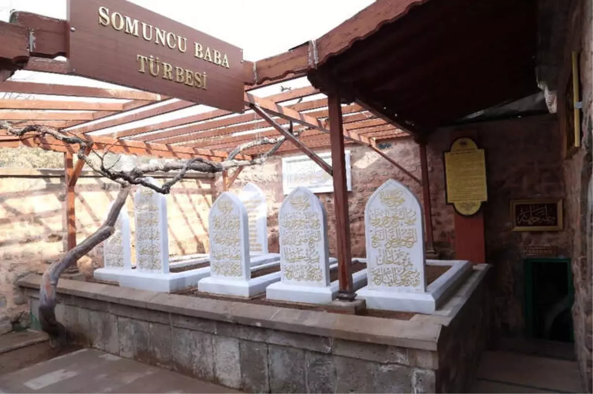 Somuncu Baba\'ya Osmanlıca Mezar Taşı