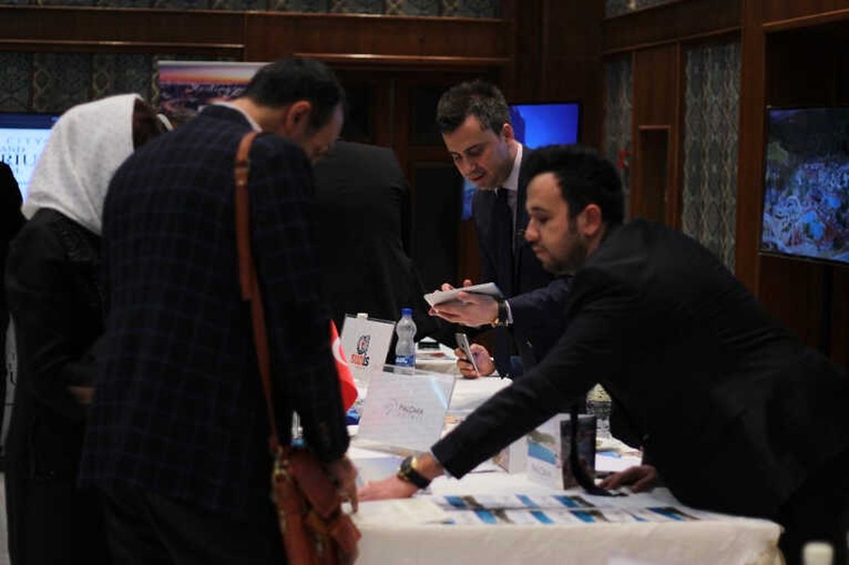 Tahran\'da Türk Otel Sahipleri İranlı Acenteler ile Bir Araya Geldi