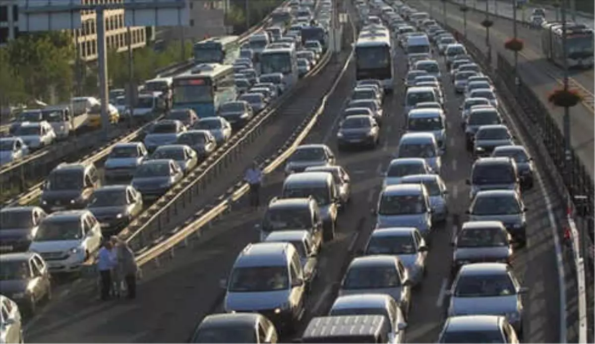 Tem Edirne İstikameti Trafiğe Kapandı