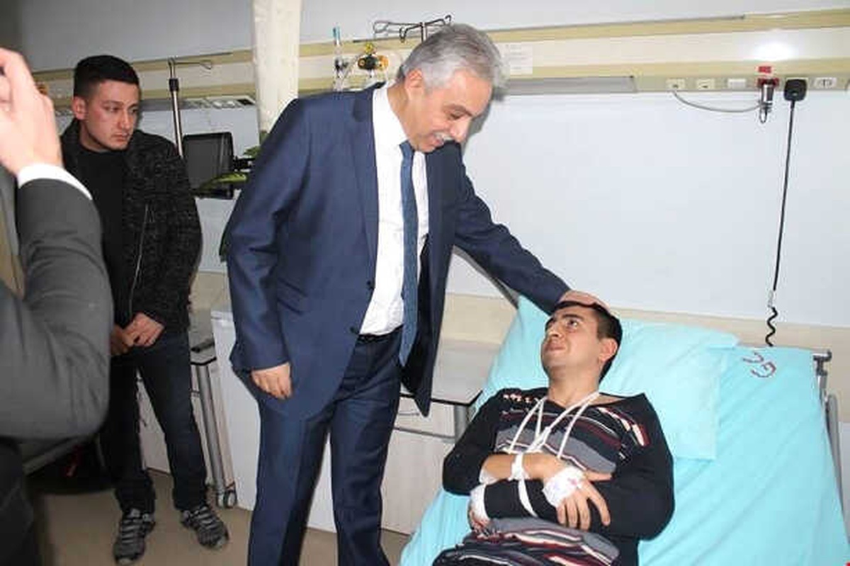 Vali Toprak Yaralı Askeri Ziyaret Etti