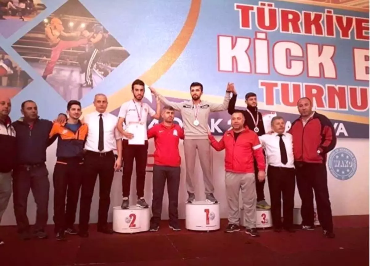 Ağrı\'da Kick Boks Dalında Öykü Çağla Alıcıaslan Madalya Kazan İlk Sporcu Oldu