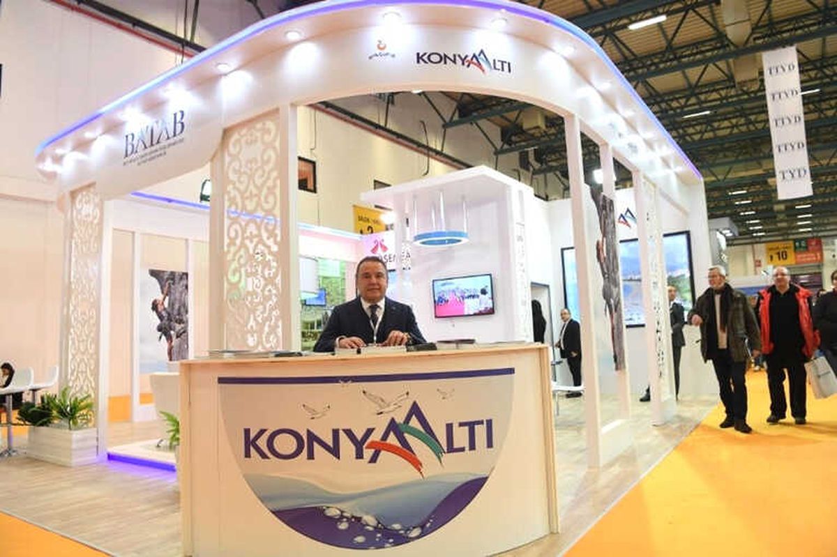 Başkan Böcek, Emıtt\'te Konyaaltı\'nı Anlatıyor