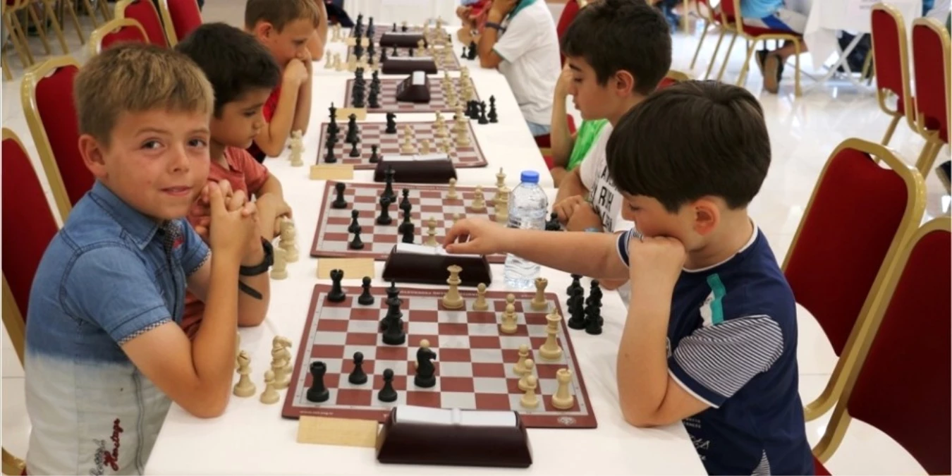 Bayramiç\'te Satranç Turnuvası