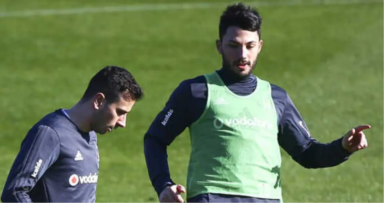 Beşiktaş Tolgay Arslan\'ın Sözleşmesini Uzattı