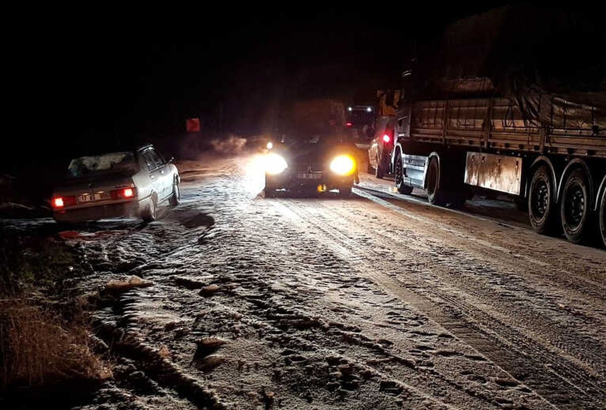 Çanakkale-Balıkesir Karayolu Trafiğe Kapandı