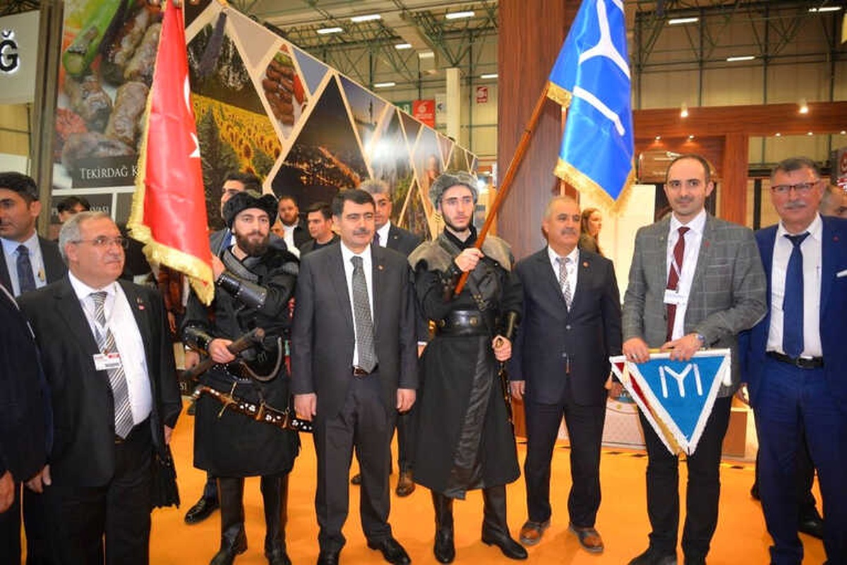 Ertuğrul Gazi Türbesinde Nöbet Tutan Kayı Alpleri Fuara Damgasını Vurdu