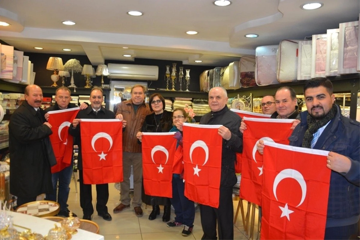 Esnaf Odası\'ndan Afrin\'e Türk Bayraklı Destek