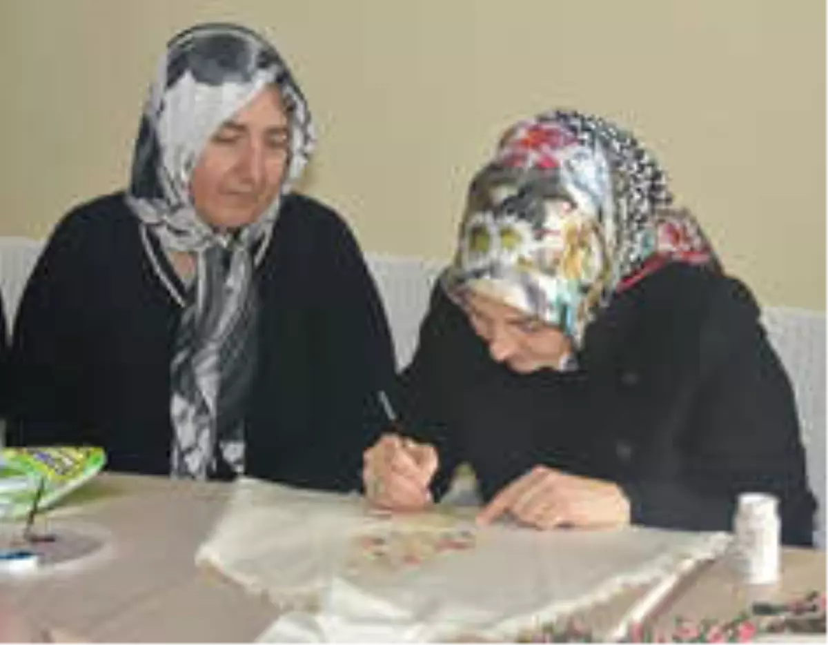 Kocasinan Akademi\'nin Kursiyerleri Ev Ekonomisine Katkı Sağlıyor